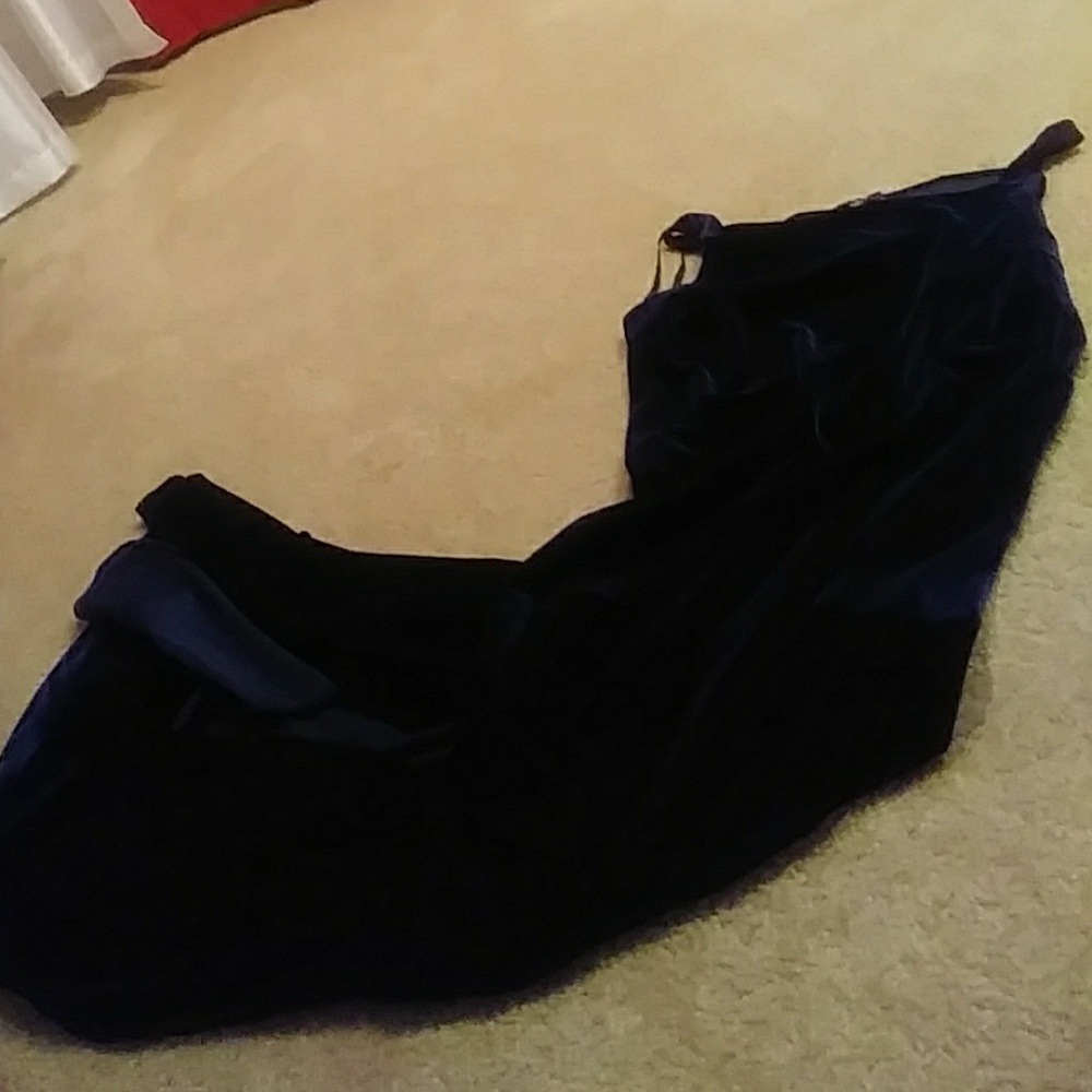 Long velvet fitting elegant dress navy blue
